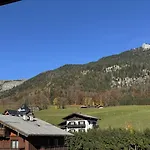 Au 10