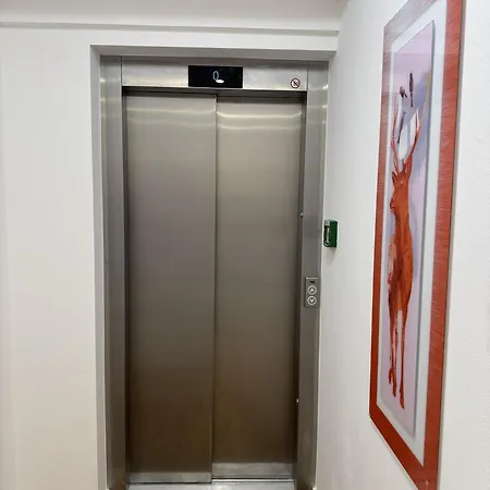 Apartment Au 10